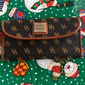 Dooney & Bourke wallet